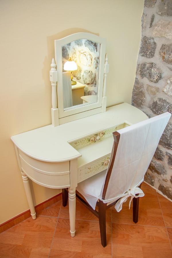 Pallazo Uniqato Seafront Kotor Eksteriør bilde