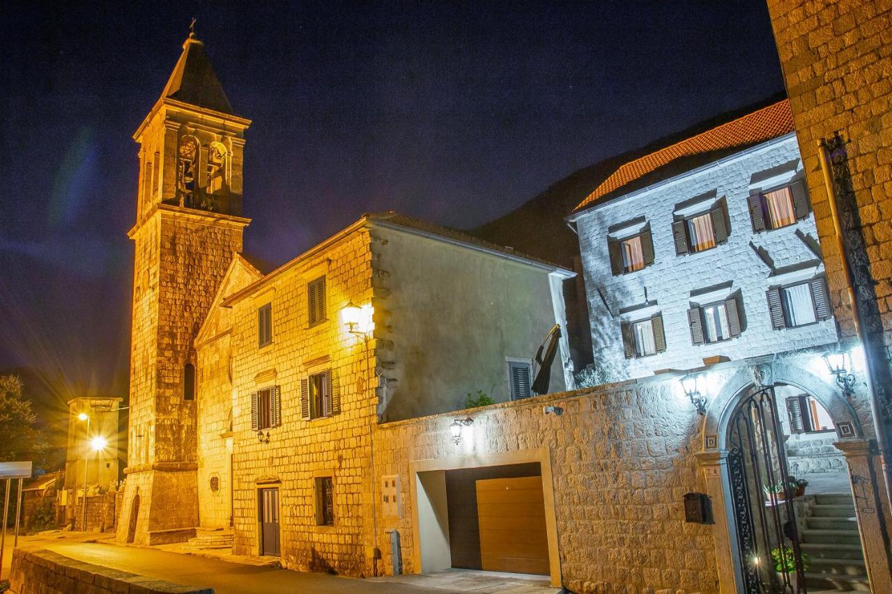 Pallazo Uniqato Seafront Kotor Eksteriør bilde