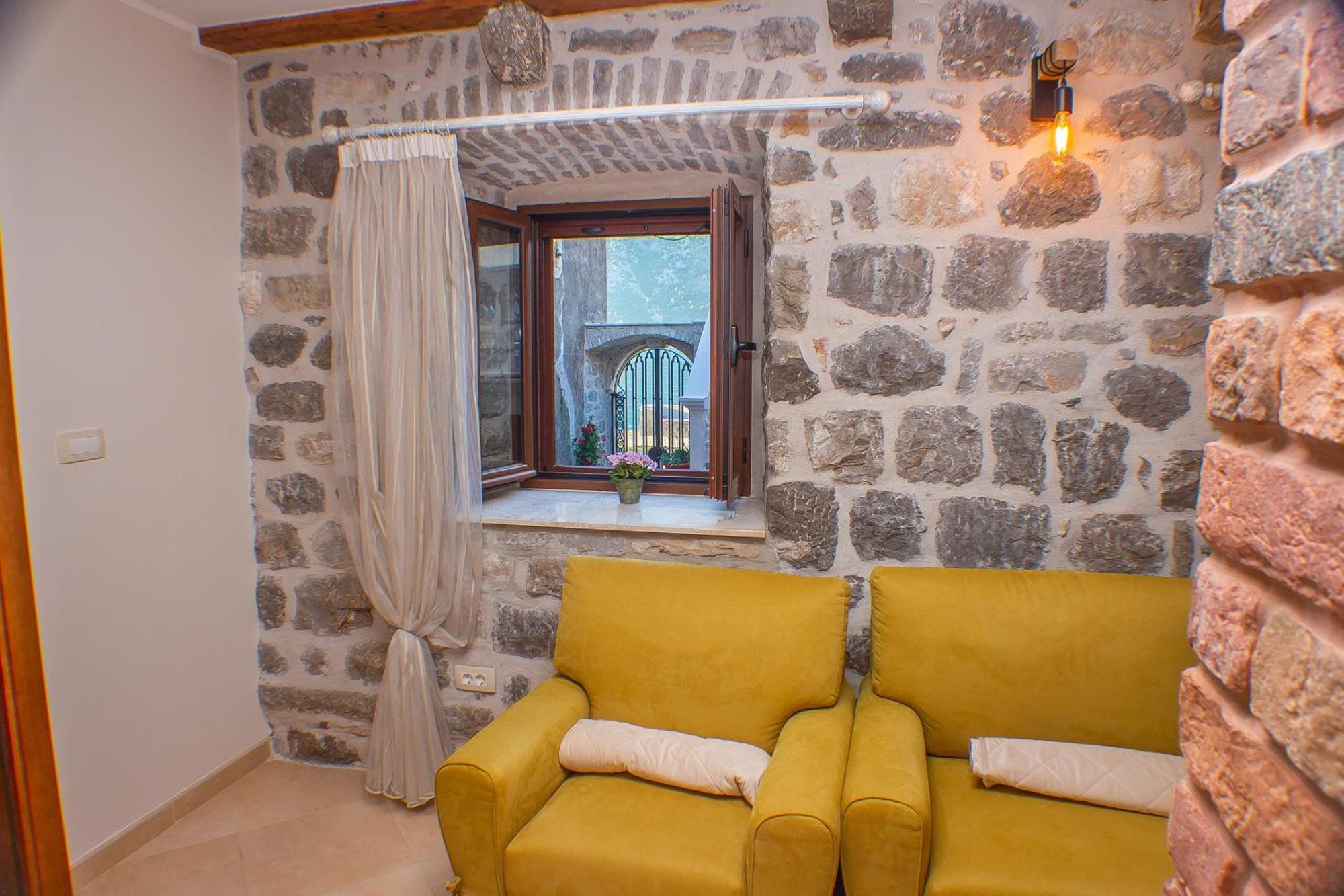 Pallazo Uniqato Seafront Kotor Eksteriør bilde